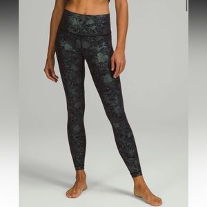 WUNDER UNDER HIGH-RISE TIGHT 28" *FULL-ON LUXTREME SHINE Flourish Black SIZE 8